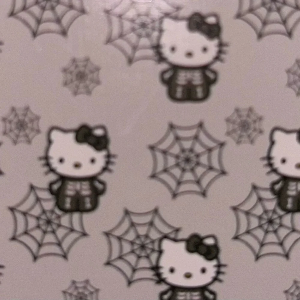 Hello Kitty - Picture 2 of 2